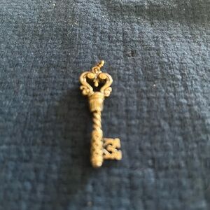 Elegant Silver Key Pendant